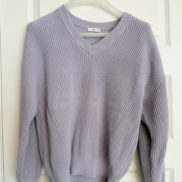 Aritzia TNA Light Lavender V-Neck Textured Knit Sweater 80% cotton - Picture 1 of 4